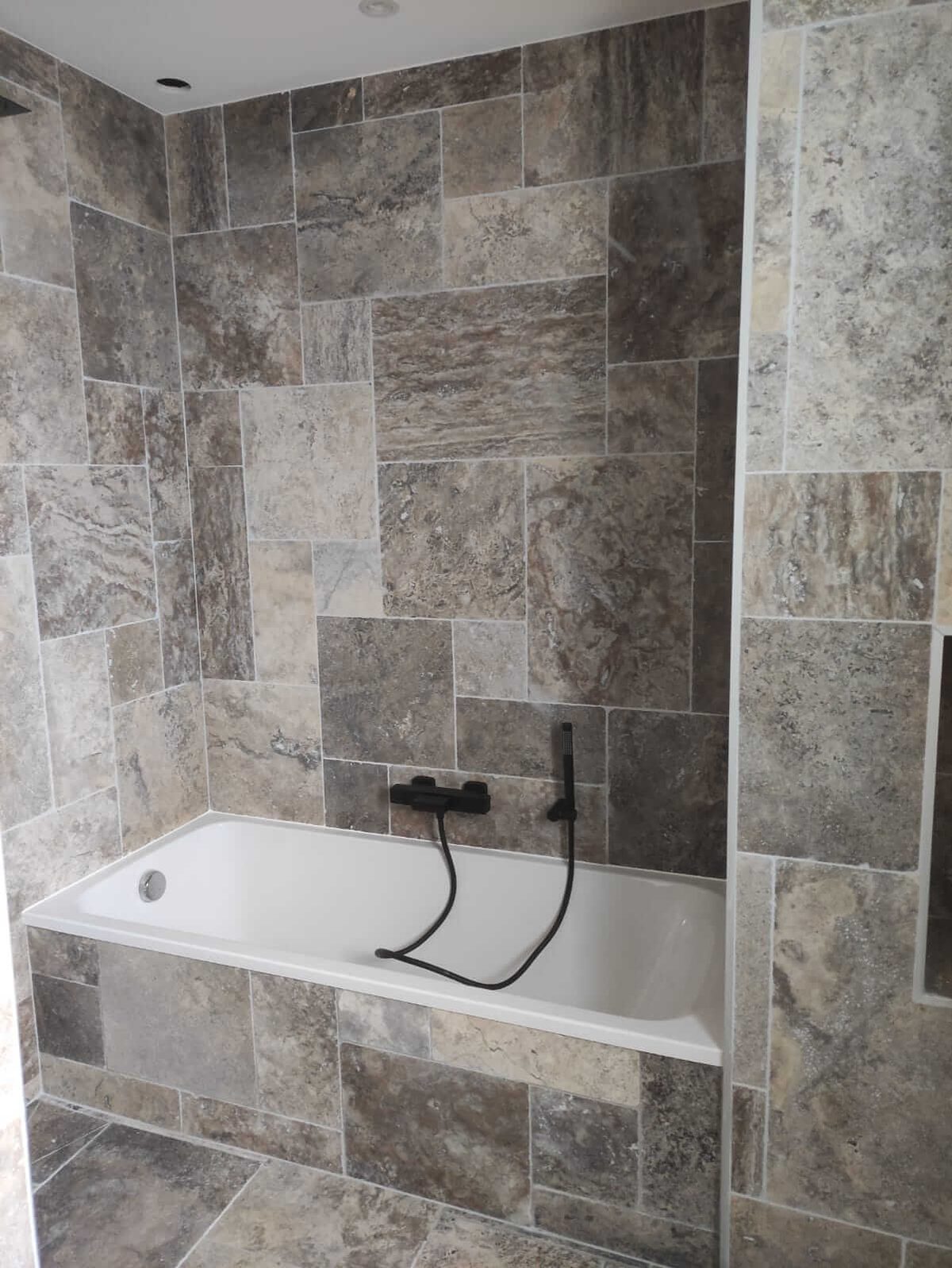 Salle de bain travertin